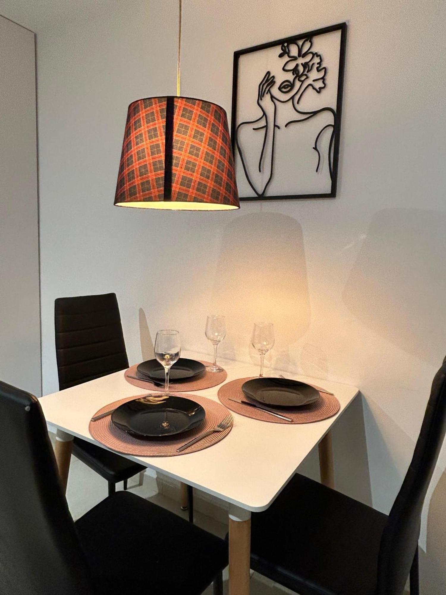 Chic Escape One - Free Parking Appartement Braşov Buitenkant foto